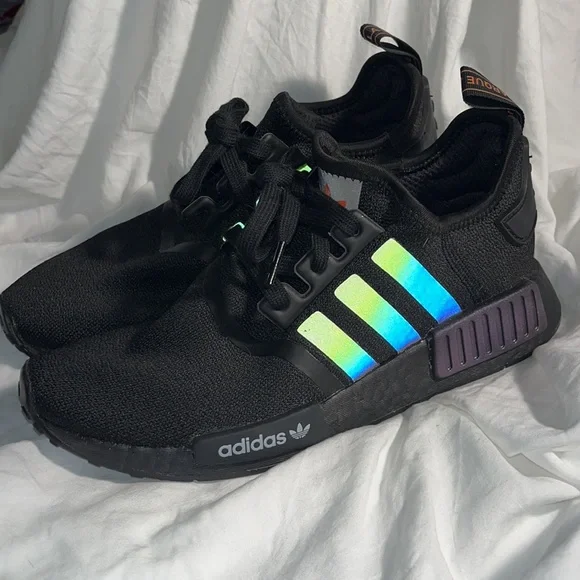 Adidas Ultra Boost Womans 8/ Kids 6 Black and Iridescent - Picture 3 of 6